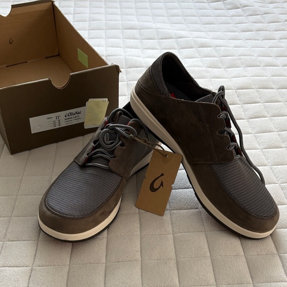 OluKai Men\'s Makia Lace Brown and Gray Sneakers